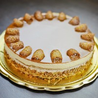 Brittle cake with honey from Milota 