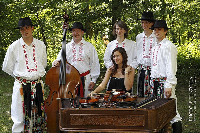 Duna Menti Folklórfesztivál